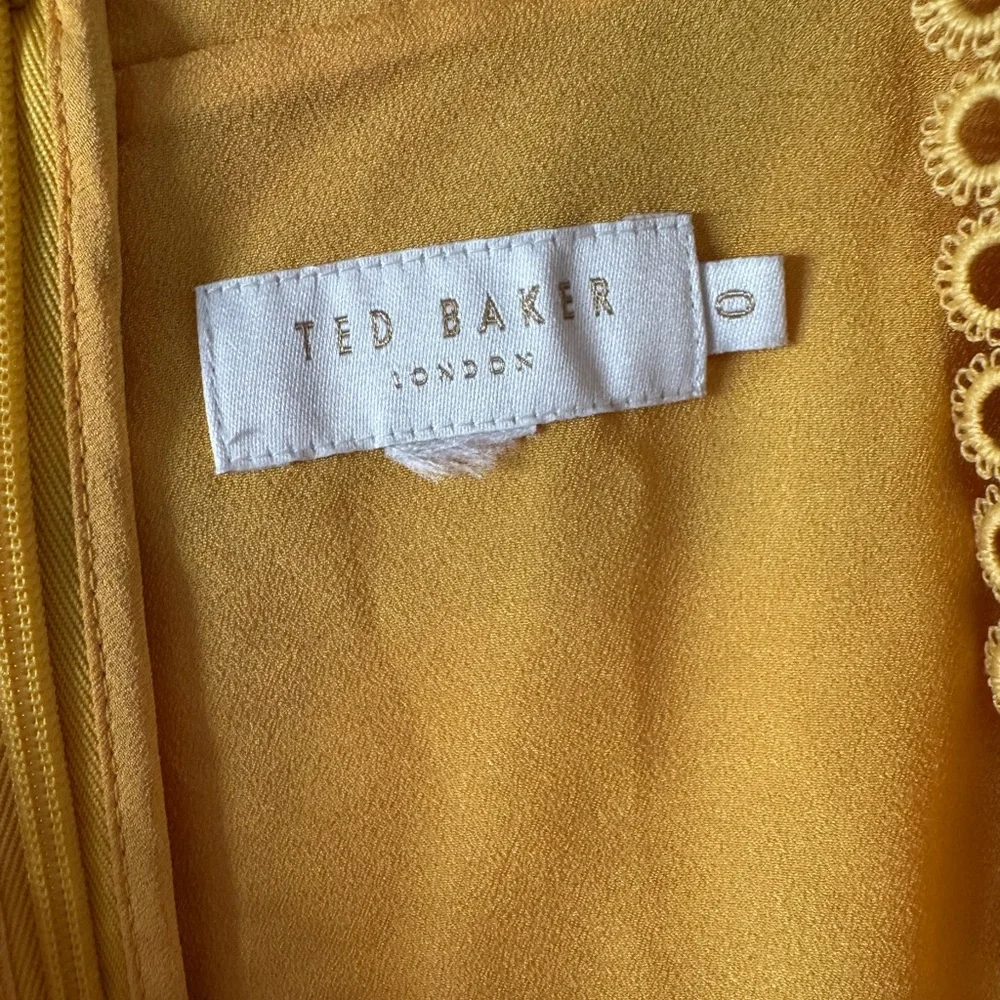 TED BAKER “Posyy” Yellow Mini V Neck Floral Dress w pockets - Picture 7 of 14